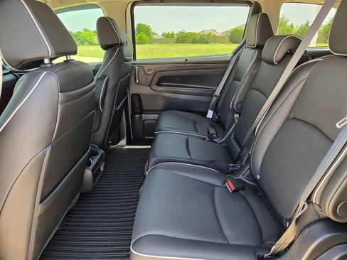 Used 2025 Honda Odyssey Elite image 14