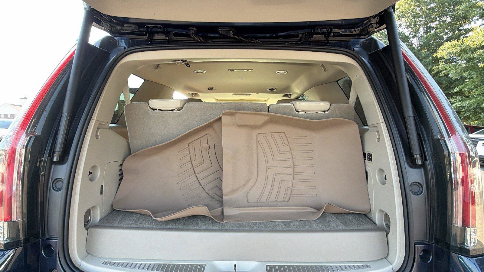 Used 2020 Cadillac Escalade Luxury RWD image 14