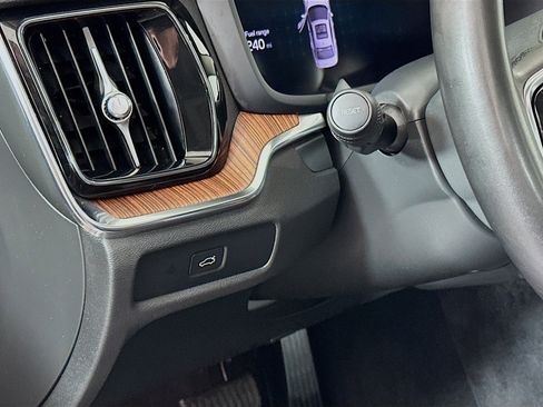 Used 2025 Volvo S60 B5 Plus image 17