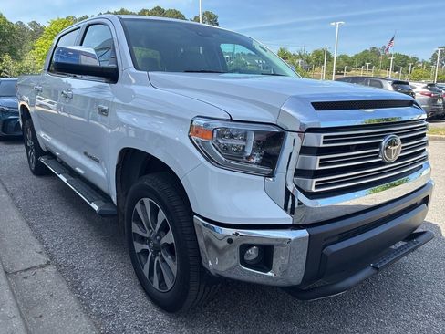 Used 2020 Toyota Tundra Limited w/ Limited Premium Package AWD/4WD image 4