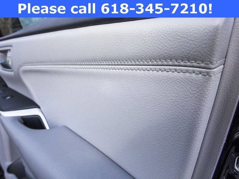 Used 2017 Toyota Camry XLE image 28
