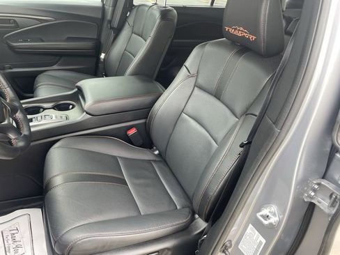 Used 2025 Honda Passport TrailSport image 17