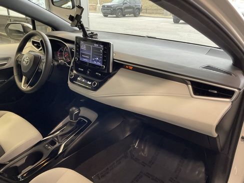 Used 2021 Toyota Corolla SE w/ SE Preferred Package image 17