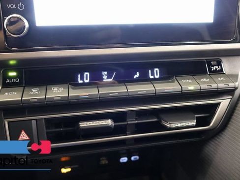 Used 2025 Toyota Camry SE FWD image 23