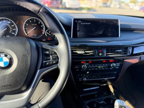 Used 2017 BMW X5 xDrive40e image 8