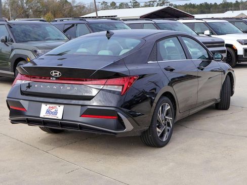 New 2026 Hyundai Elantra Limited image 23