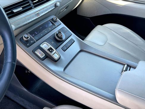 Used 2020 Hyundai Palisade SEL w/ Premium Package FWD image 15