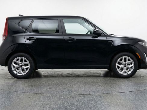 Used 2025 Kia Soul LX w/ LX Technology Package FWD image 11