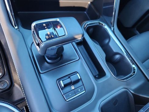 Used 2024 GMC Sierra 1500 AT4X image 21