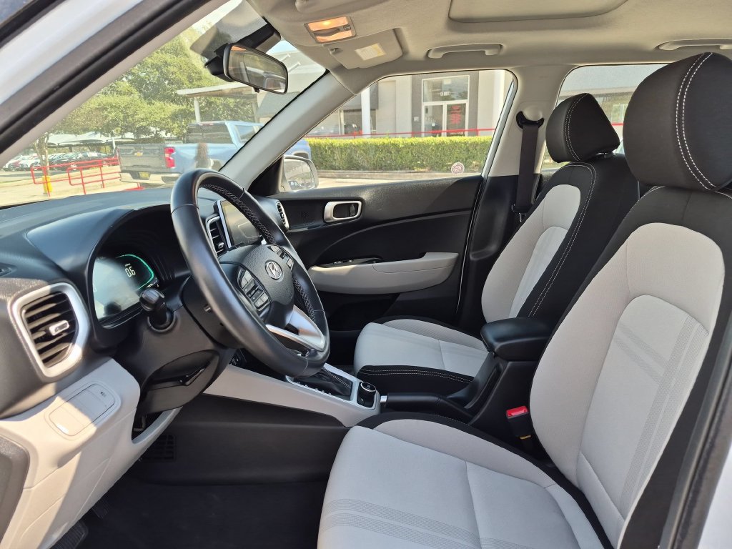Used 2026 Hyundai Venue SEL FWD image 25