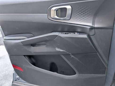 Used 2024 Kia Sorento S image 13