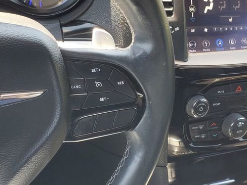 Used 2018 Chrysler 300 S RWD image 18