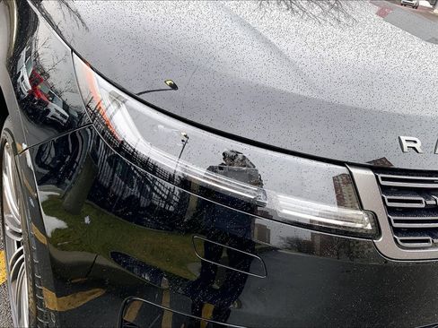 Used 2024 Land Rover Range Rover Sport SE image 27