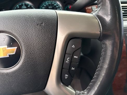 Used 2011 Chevrolet Avalanche LT w/ Luxury Package image 16