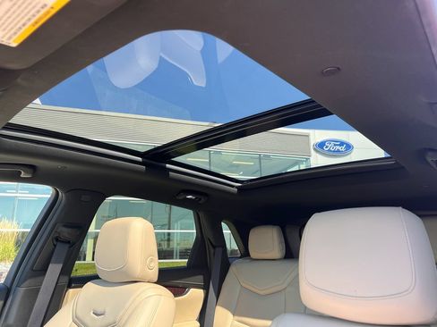 Used 2017 Cadillac XT5 Luxury w/ Driver Awareness Package AWD/4WD image 31