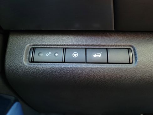 Certified 2024 Nissan Pathfinder SL w/ SL Premium Package FWD image 28