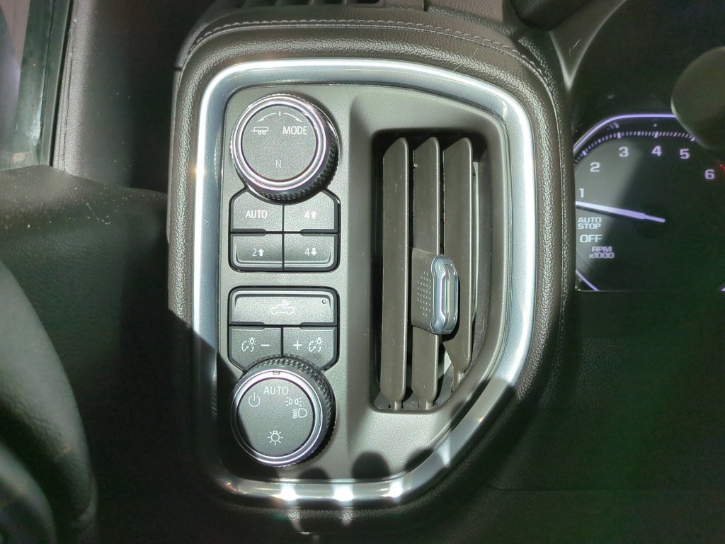 Used 2020 GMC Sierra 1500 SLE w/ SLE Value Package AWD/4WD image 31