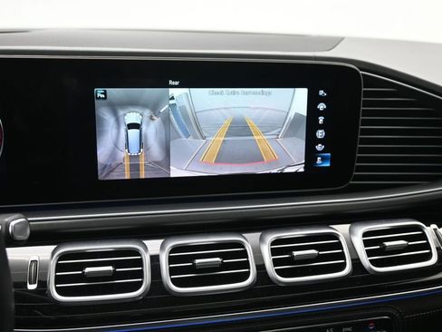 Used 2023 Mercedes-Benz Maybach GLS 600 4MATIC image 16
