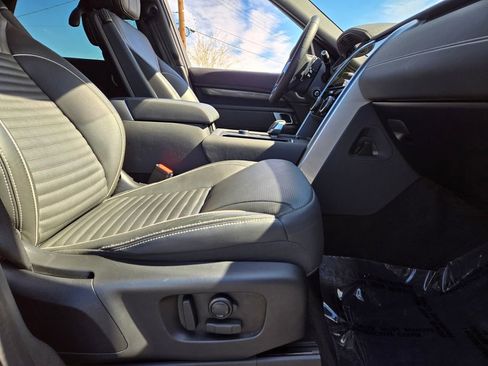 Used 2023 Land Rover Discovery Metropolitan Edition image 16