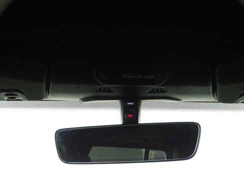 Used 2018 Jeep Wrangler Unlimited Sahara image 27