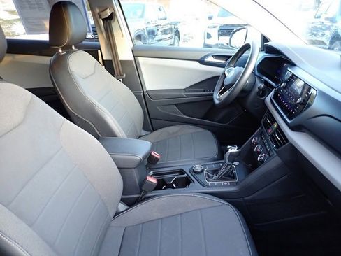 Used 2022 Volkswagen Taos SE image 10