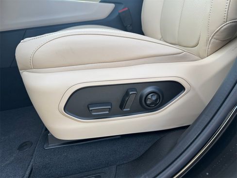 New 2025 Jeep Grand Cherokee Limited w/ Luxury Tech Group II image 22