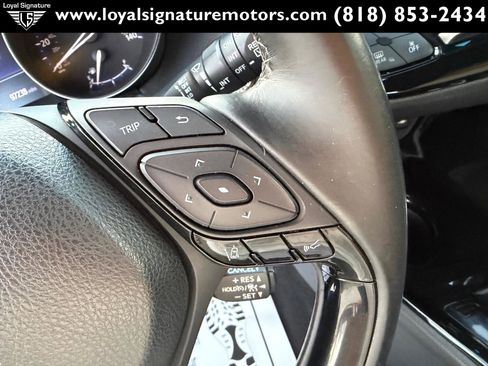 Used 2019 Toyota C-HR XLE image 25