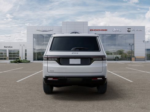 New 2026 Jeep Grand Wagoneer Summit AWD/4WD image 33