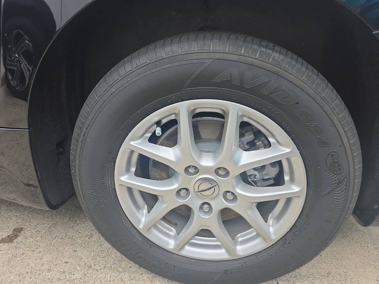 Used 2024 Chrysler Pacifica Touring FWD image 12