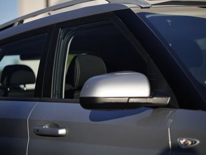 Used 2025 Hyundai Venue SEL