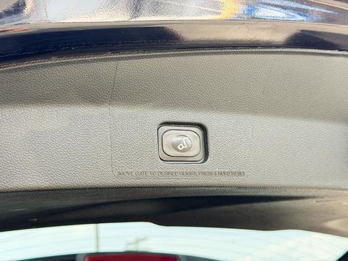 Used 2018 Ford Explorer XLT w/ Equipment Group 202A image 35