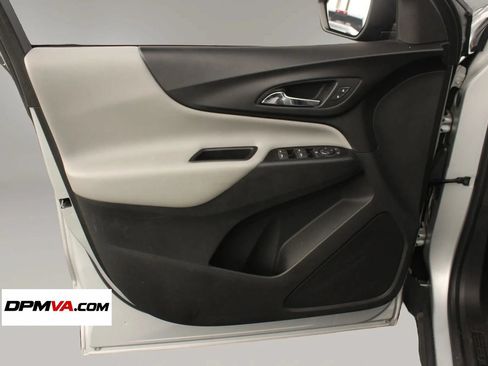 Used 2018 Chevrolet Equinox LS FWD image 15