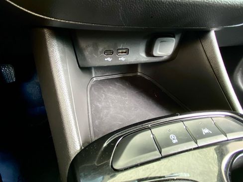 Used 2025 Buick Envista Sport Touring FWD image 37
