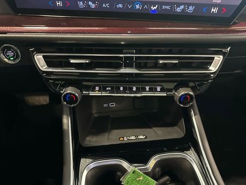 Used 2024 Chevrolet Traverse RS image 23