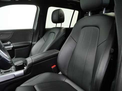 Used 2022 Mercedes-Benz GLB 250 4MATIC image 15