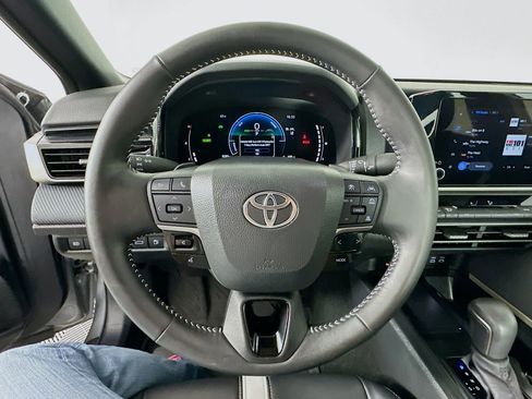 Certified 2025 Toyota Camry SE AWD/4WD image 11