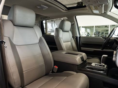 Used 2019 Toyota Tundra Limited w/ Limited Premium Package AWD/4WD image 28