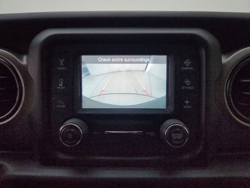 Used 2018 Jeep Wrangler Unlimited Sport AWD/4WD image 20