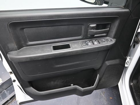 Used 2024 RAM 3500 Tradesman w/ Chrome Appearance Group image 9