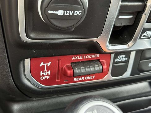 Used 2024 Jeep Wrangler Unlimited Sport AWD/4WD image 32
