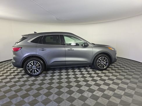 Used 2021 Ford Escape Titanium FWD image 6