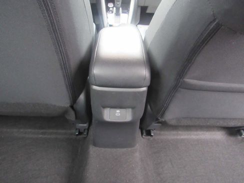 Used 2025 Nissan Versa SV image 20