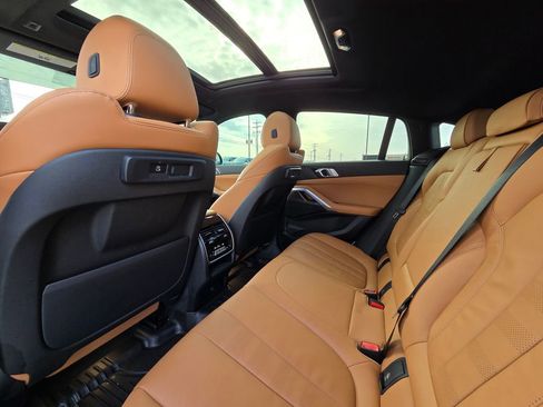 Used 2022 BMW X6 xDrive40i w/ M Sport Package image 27