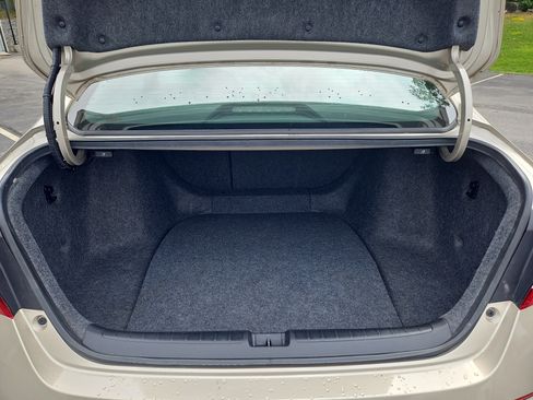 Used 2018 Honda Accord Touring image 30