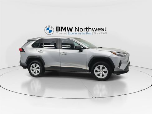 Used 2025 Toyota RAV4 LE AWD/4WD image 5
