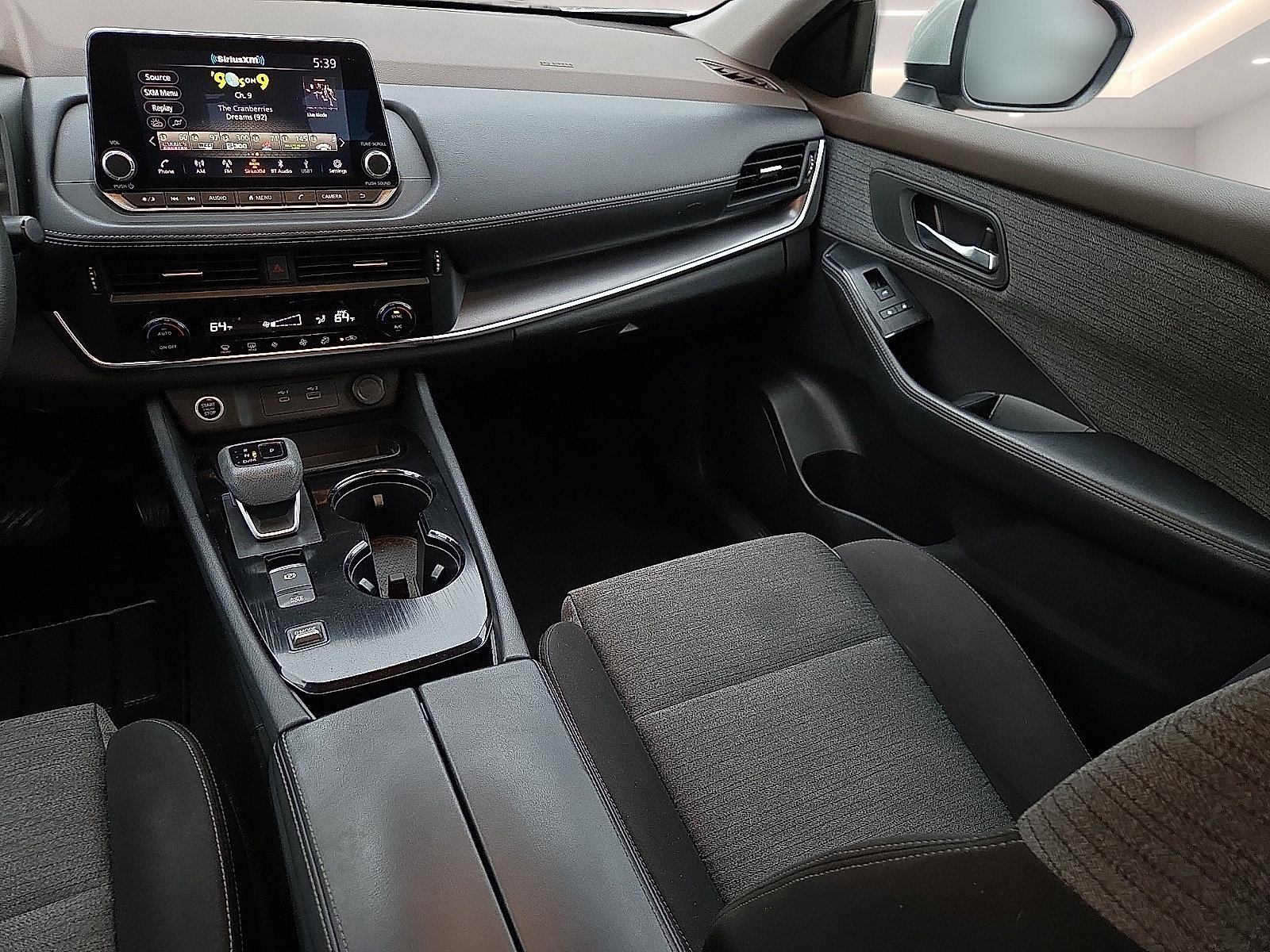Used 2023 Nissan Rogue SV FWD image 12