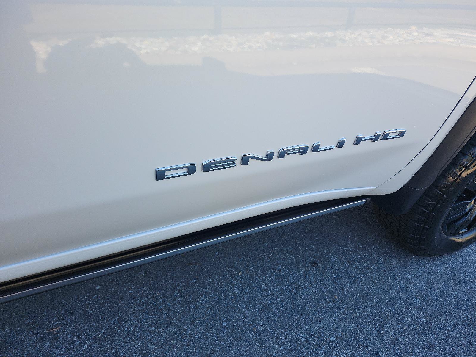 Used 2025 GMC Sierra 2500 Denali Ultimate AWD/4WD image 7