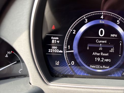 Used 2023 Lexus LS 500 w/ Accessory Package (Z2) RWD image 20