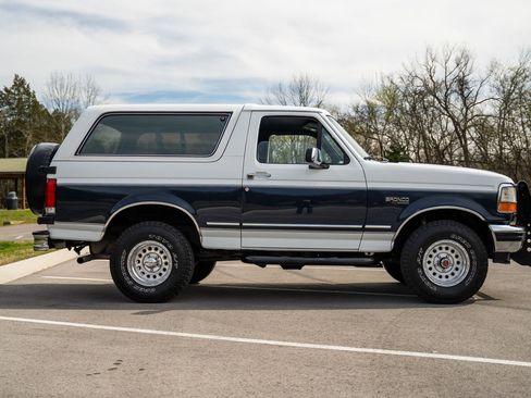 Used 1993 Ford Bronco XLT AWD/4WD image 21