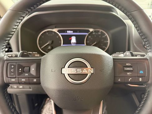 Used 2025 Nissan Rogue SV image 11